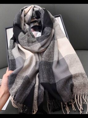 Faux cashemire scarf